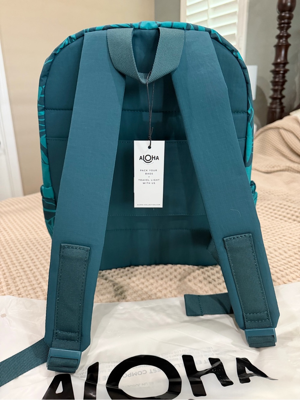 NWT Aloha Collection Haunani Backpack - Picture 2 of 7